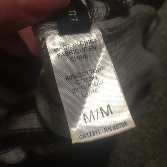 Sweater - Picture 5 of 6